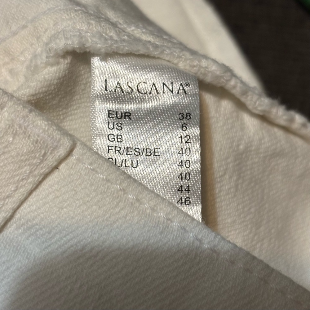 LASCANA Women's White Casual Shorts Size 6 - Picture 4 of 5